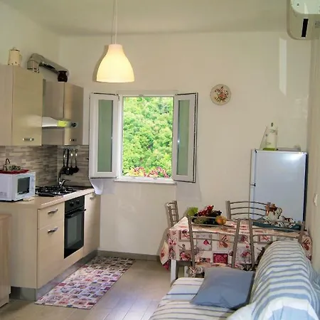 Chez Il Pino Vista Mare 韦尔纳扎
